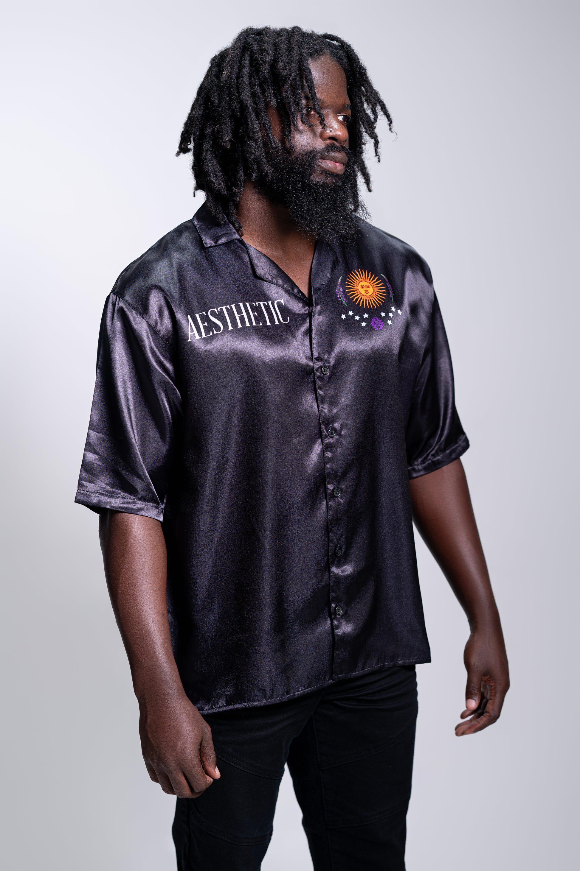 aesthetic dress shirt A contrast collar dress shirt for its timeless and sophisticated aesthetic, adding a touch of elegance to formal or semi-formal occasions. The contrasting collar creates visual interest, drawing